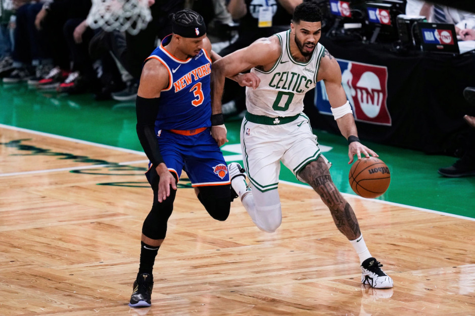 开云在线入口 -NBA季后赛赛后再迎强敌，多伦多猛龙手感冰凉，主帅态度：管理层满意，团队化学反应显著(洛杉矶湖人vs多伦多猛龙)