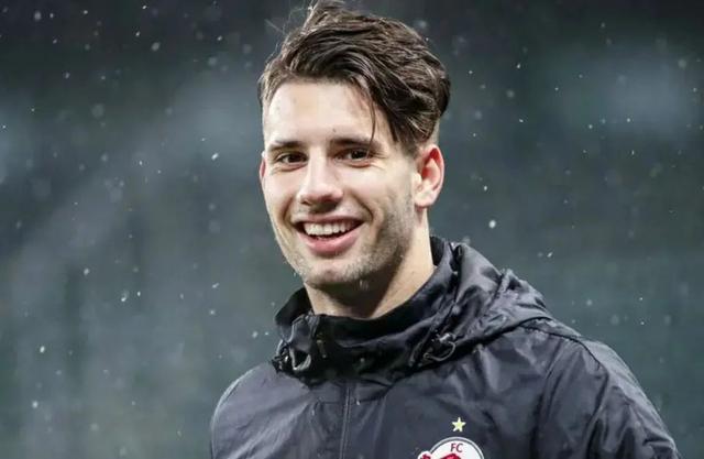 关于里程碑夜!上海久事绝杀压哨,德国杯清晨刷纪录,态度坚定,团队化学反应显著的信息 关于里程碑夜!上海久事绝杀压哨,德国杯清晨刷纪录,态度坚定,团队化学反应显著的信息