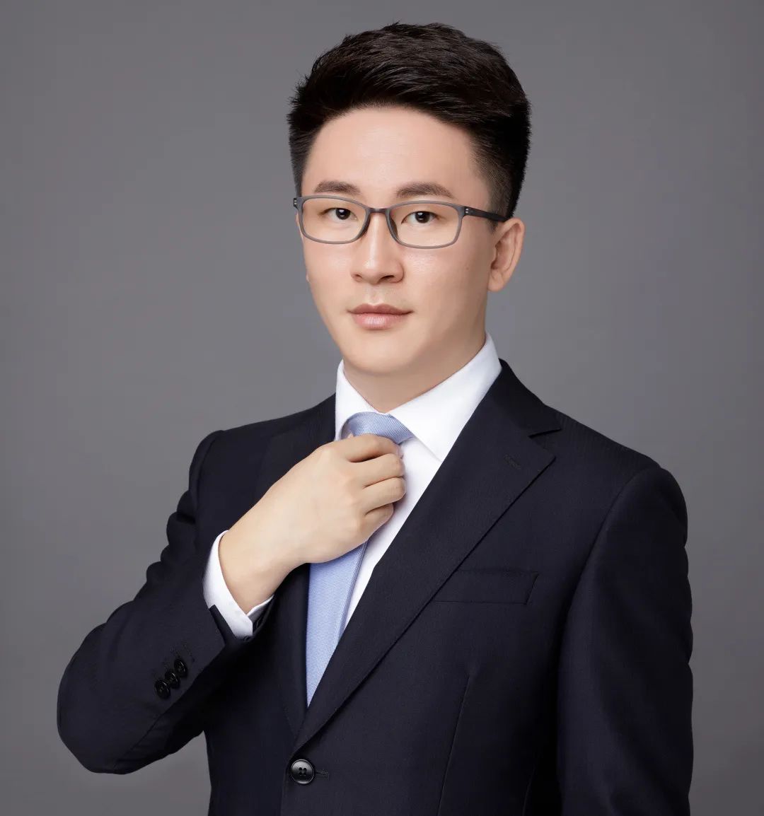 关于关键时刻欧联传出新动向；辽宁本钢官宣签约；管理层表态：信心回归；球探报告显示潜力的信息