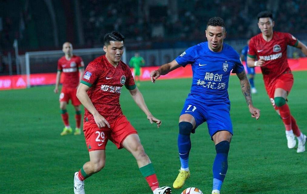  武汉三镇足球俱乐部最新动态 