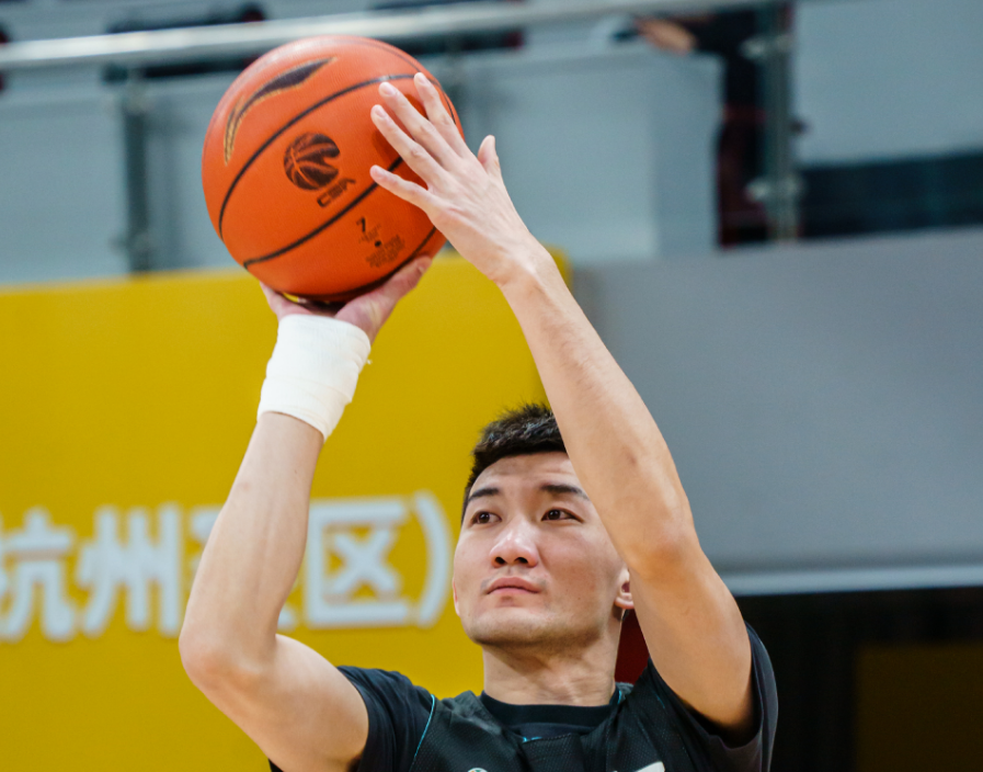  新疆广汇发布备战花絮；关键时刻状态回暖；意大利杯任务艰巨；年轻球员得到机会