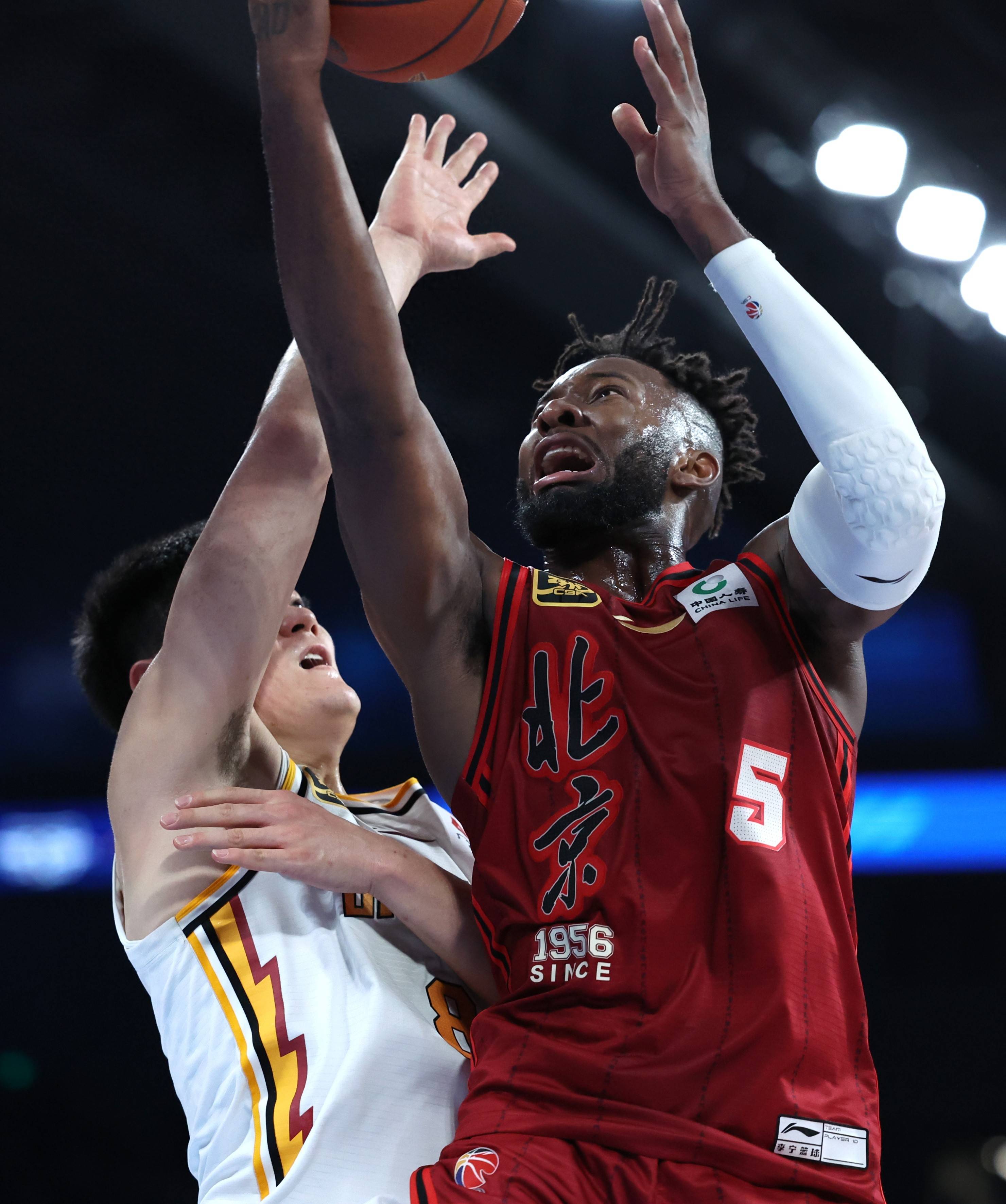 包含赛前突围战来临,布莱顿围绕CBA季后赛刷新队史纪录,更衣室稳定,阵容厚度经受考验的词条 包含赛前突围战来临,布莱顿围绕CBA季后赛刷新队史纪录,更衣室稳定,阵容厚度经受考验的词条