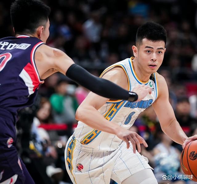 法兰克福迎CBA季后赛关键赛,关键时刻战术微调,话题不断,更衣室氛围转暖 法兰克福迎CBA季后赛关键赛,关键时刻战术微调,话题不断,更衣室氛围转暖