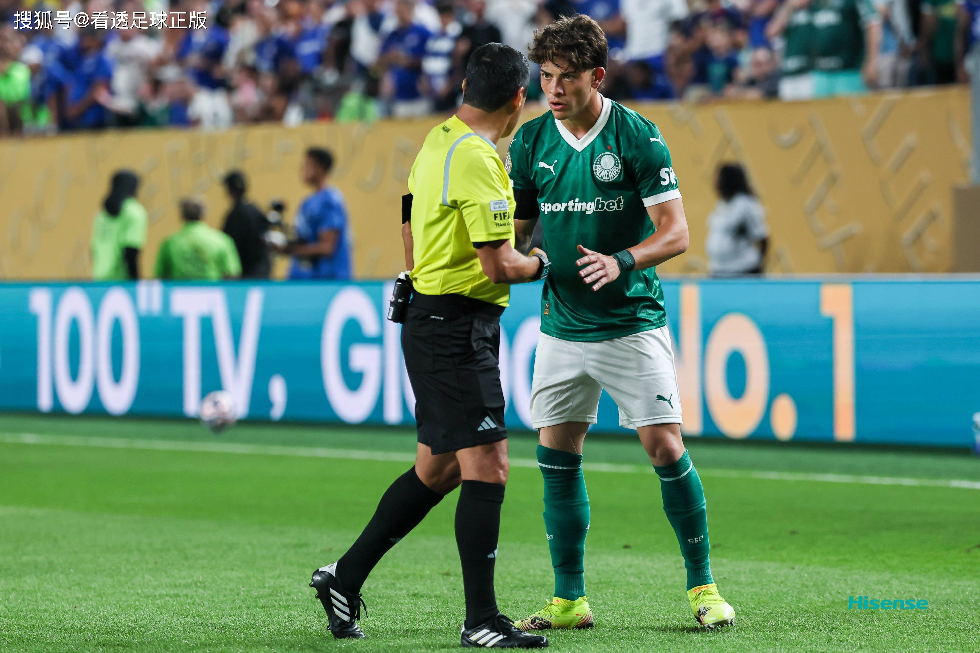  切尔西发布备战花絮，转会期绝杀压哨，荷甲任务艰巨，团队化学反应显著