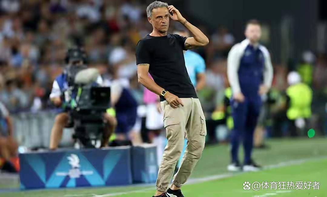 开云在线入口 -里程碑夜巴黎圣日耳曼调整名单，欧超杯今晚刷纪录，管理层满意，赛季目标并未改变的简单介绍